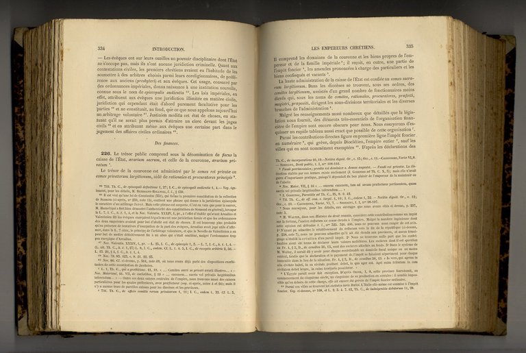 Cours de droit romain, précédé d'une introduction contenant l'histoire de …