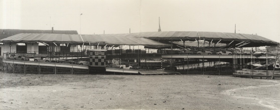 Fotografia originale in b.n., formato mm. 120x300, raffigurante "una grande …