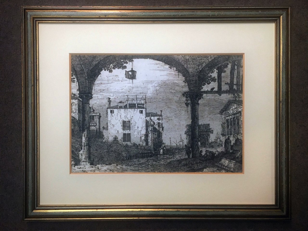 Il portico con la lanterna.