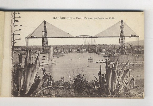 MARSEILLE. 18 cartes postales detachables.