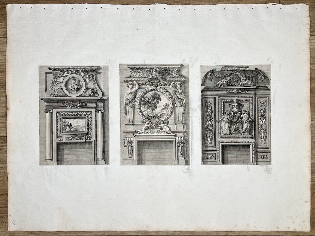 Tre incisioni raffiguranti camini barocchi. | Immagine principale