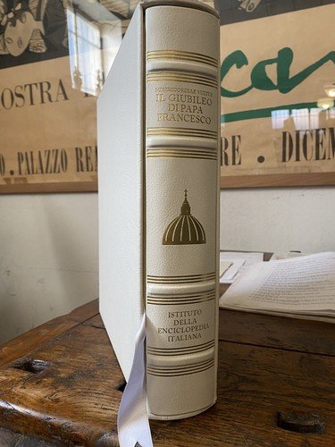 AA.VV. Misericordiae Vultus Il Giubileo di Papa Francesco Roma Treccani … | Immagine Gallery 2