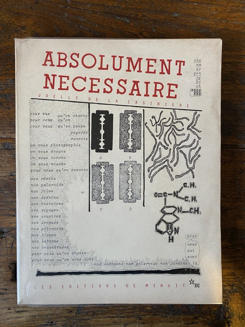 De la Casiniere Joelle Absolument Necessaire Paris Les Editions de …