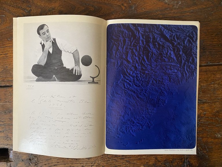 Restany Pierre Yves Klein Le monochrome Milano Galleria Apollinaire 1961