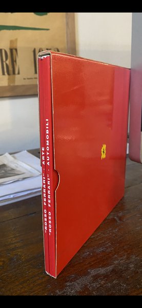 Rosso Ferrari selezione d'auto in omaggio a Giorgio Ferrari - Rosso Ferrari esposizione artistica di Ugo Trili