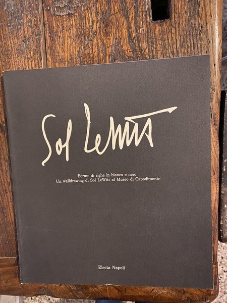 Sol Lewitt Forme di righe in bianco nero Un walldrawing …