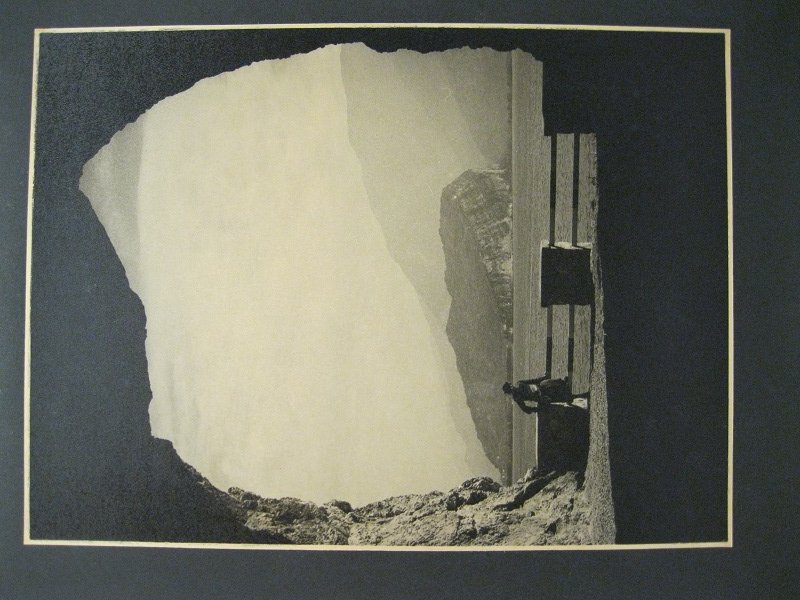 Il M. Brione da un finestrone della Gardesana occidentale. Due …