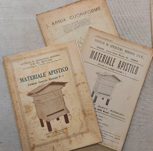 Istituto di apicoltura moderna S. A. fra Apicoltori. Materiale apistico. …