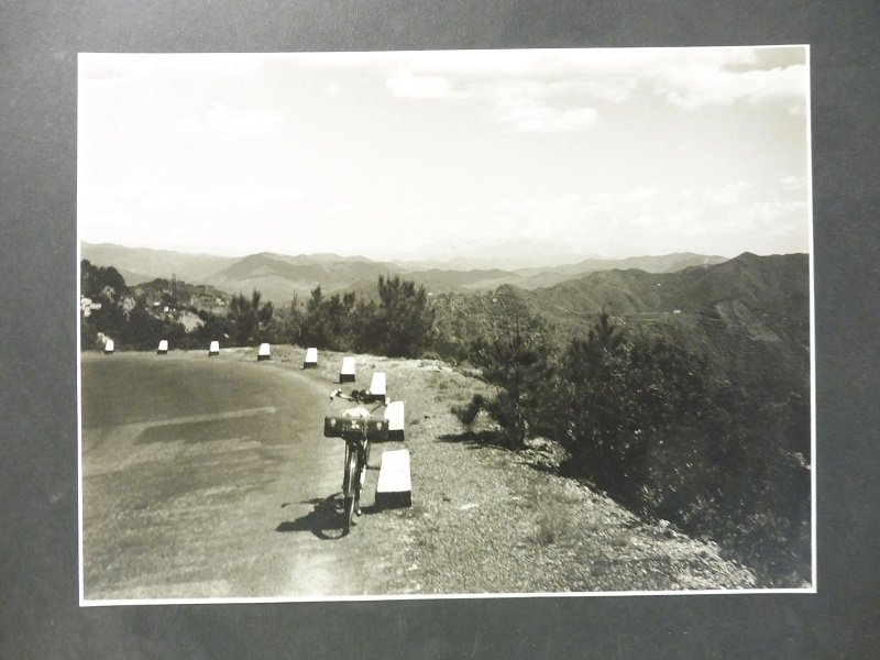 Liguria. Le Alpi Apuane dalla strada del Passo del Bracco. …