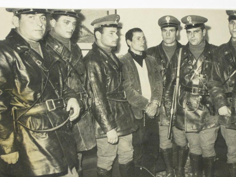 Mesina apres des tractations officienses menees par un avocat.(1968)