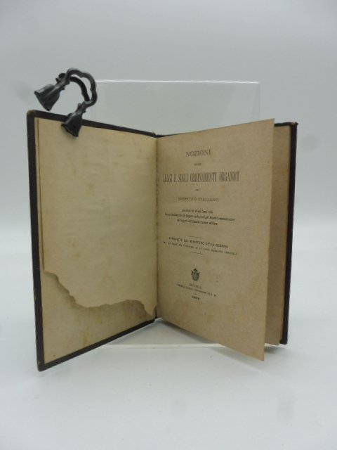 Nozioni sulle leggi e sugli ordinamenti organici dell'esercito italiano.