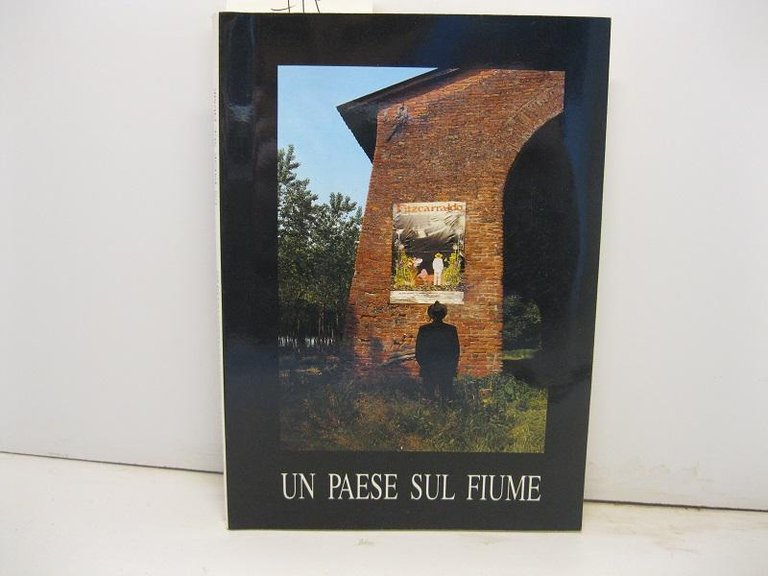 Un paese sul fiume