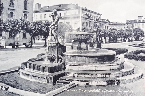 Cartolina - Modena - Largo Garibaldi e Fontana Monumentale - …
