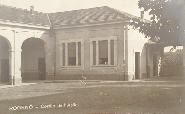 Cartolina - Rogeno - Cortile dell'Asilo - 1920 ca.