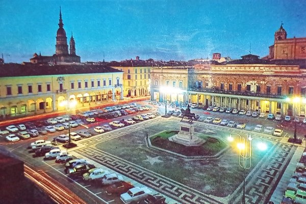 Cartolina - Novara - Piazza Martiri - Notturno - 1967 | Immagine principale