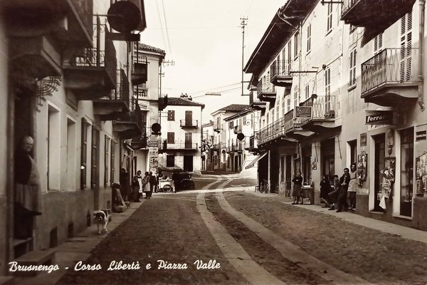 Cartolina - Brusnengo - Corso Libertà e Piazza Valle - …