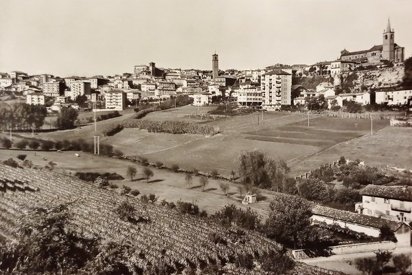 Cartolina - Moncalvo ( Asti ) - Tipico Centro Monferrino …
