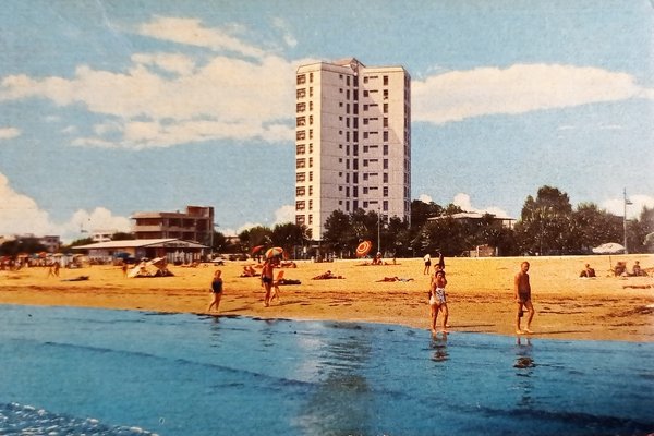 Cartolina - Lignano Sabbiadoro - Grattacielo - 1965
