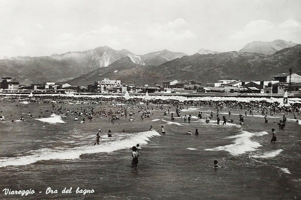 Cartolina - Viareggio - Ora del Bagno - 1954