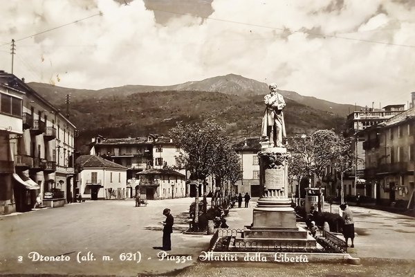 Cartolina - Dronero ( Cuneo ) - Piazza Martiri della …
