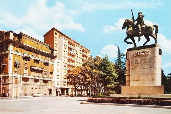 Cartolina - Alessandria - Giardini Pubblici - Monumenti ai Caduti …