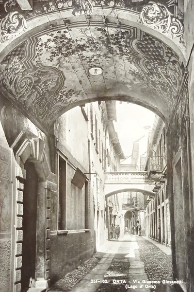 Cartolina - Orta - Via Giacomo Giovanetti - 1955 ca.