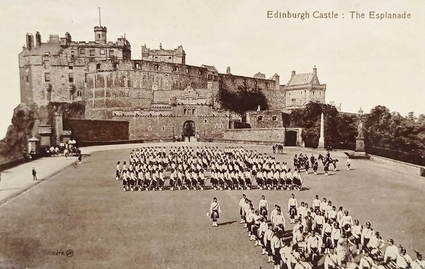 Cartolina - Scozia - Edinburgh Castle - The Esplanade - … | Immagine principale