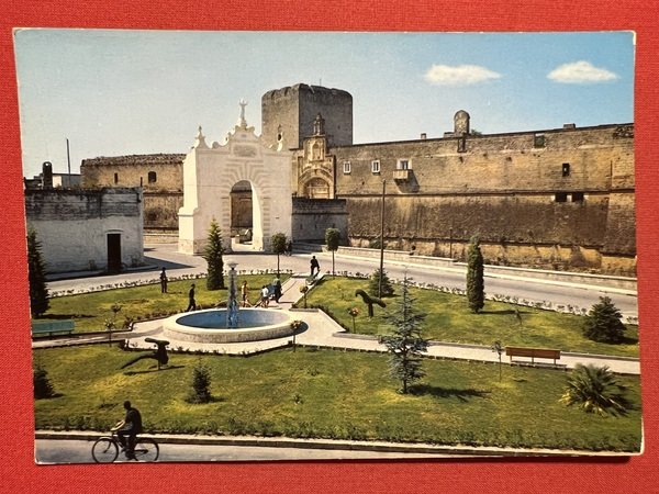 Cartolina - Copertino ( Lecce ) - Fontana e Castello …