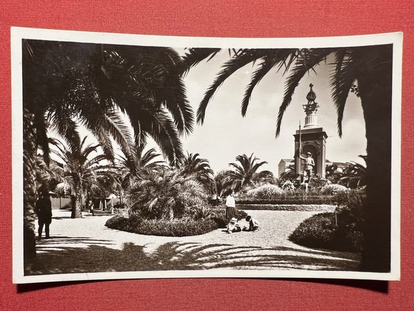 Cartolina - Ventimiglia - Giardini Pubblici e Monumento ai Caduti …