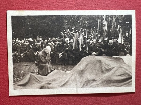 Cartolina - Gabriele D'Annunzio - Il Comandante presso le bare … | Immagine principale