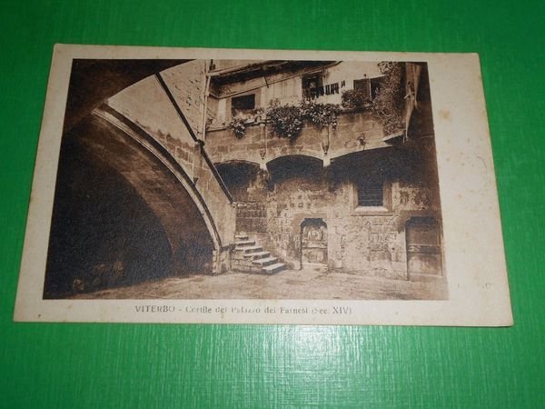 Cartolina Viterbo - Cortile del Palazzo dei Farnesi 1930 ca.