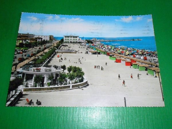 Cartolina Pesaro - Spiaggia lato Nord - Viale Trieste 1960 …