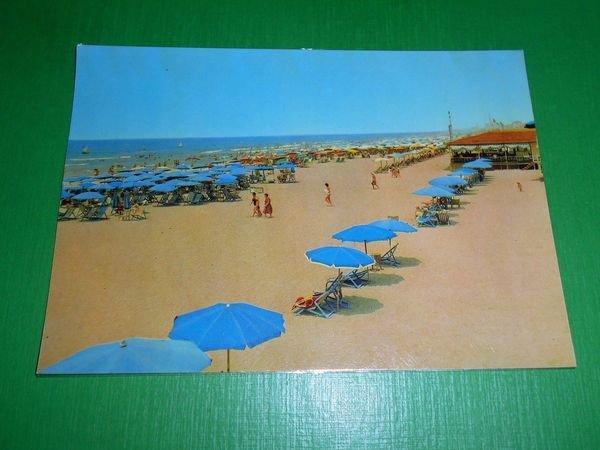 Cartolina Viareggio - La spiaggia 1965 ca