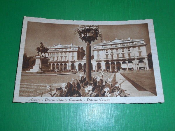 Cartolina Novara - Piazza Vittorio Emanuele - Palazzo Venezia 1930 …