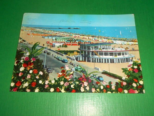 Cartolina Rimini - Lungomare e spiaggia 1960.