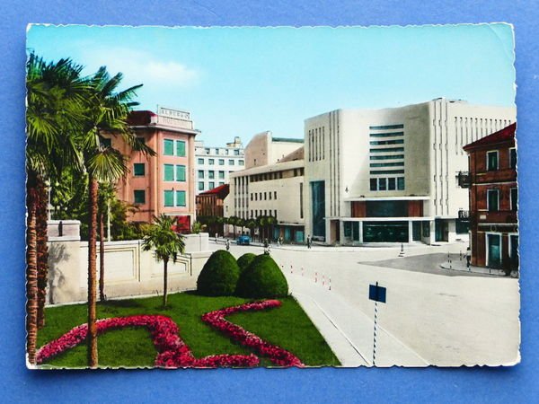 Cartolina Pordenone - Albergo Moderno e Teatro Verdi - 1957.