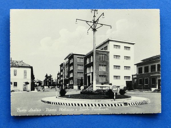 Cartolina Busto Arsizio - Piazza Plebiscito - 1950