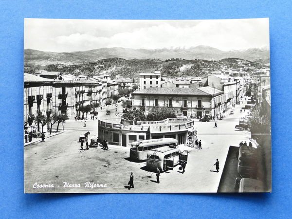 Cartolina Cosenza - Piazza Riforma - 1950 ca.