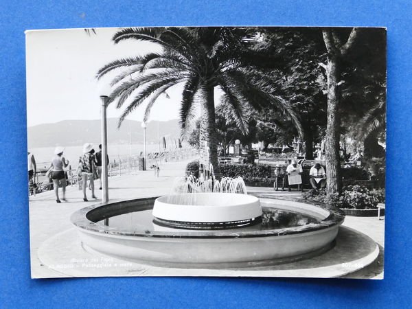 Cartolina Alassio - Passeggiata a mare - 1964.