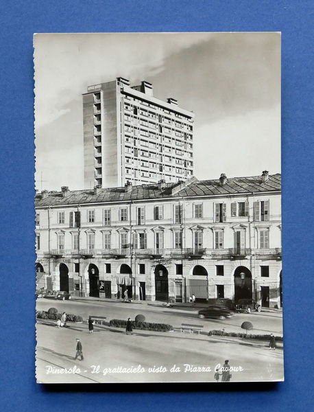 Cartolina Pinerolo - Il Grattacielo visto da Piazza Cavour - …