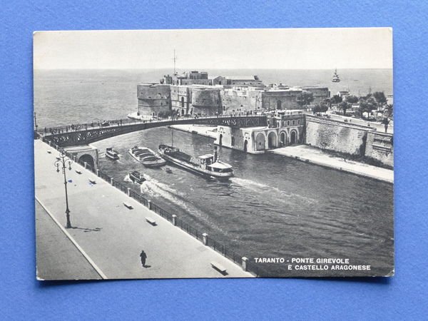 Cartolina Taranto - Ponte girevole e Castello Aragonese - 1952