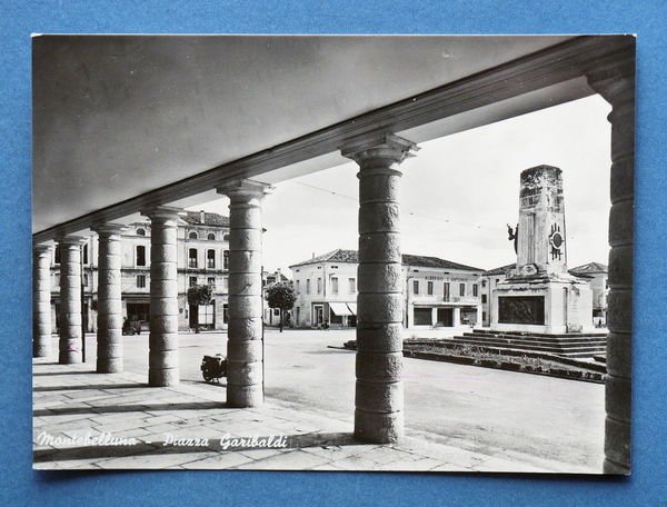 Cartolina Montebelluna - Piazza Garibaldi - 1955 ca. | Immagine principale