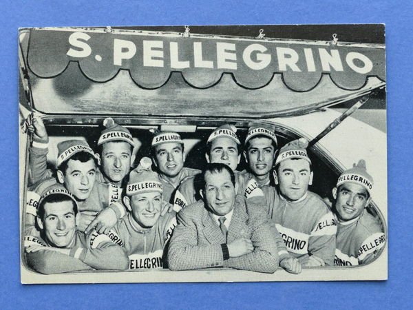 Cartolina Sport Ciclismo Gino Bartali con squadra della S. Pellegrino …