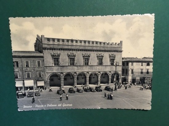 Cartolina Pesaro - Piazza E Palazzo Del Governo - 1952