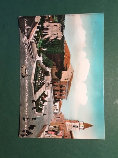Cartolina Castelnuovo della Daunia - Foggia - Piazza Plebiscito Chiesa …