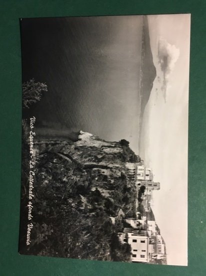 Cartolina Vico Equense - La Cattedrale Sfondo Vesuvio - 1962