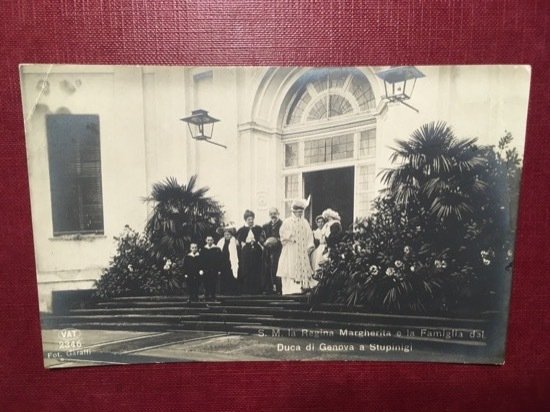 Cartolina S. M. la Regina Margherita e la Famiglia del …