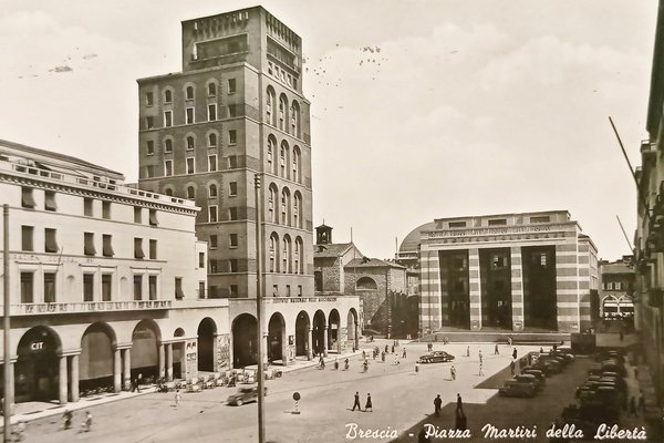 Cartolina - Brescia - Piazza Martiri della Libertà - 1956