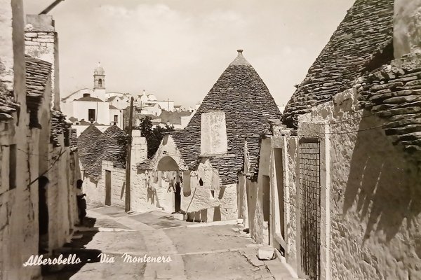 Cartolina - Alberobello ( Bari ) - Via Montenero - …