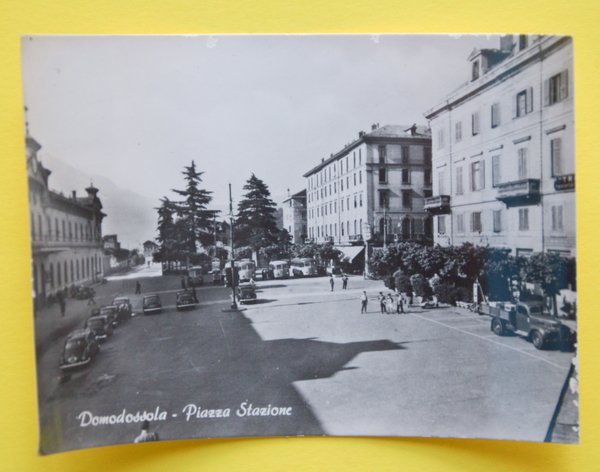 Cartolina Domodossola Piazza Stazione 1960